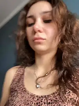 Snapshot of QuitieLia chatting on April 24, 7:22 am QuitieLia online show from April 24, 7:22 am