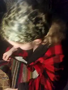 Snapshot of shadow199393 chatting on January 19, 4:01 am shadow199393 online show from January 19, 4:01 am