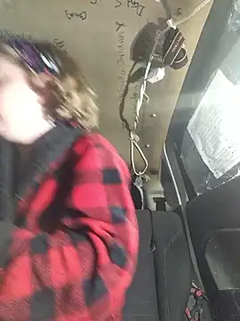 Snapshot of shadow199393 chatting on March 1, 2:37 am shadow199393 online show from March 1, 2:37 am