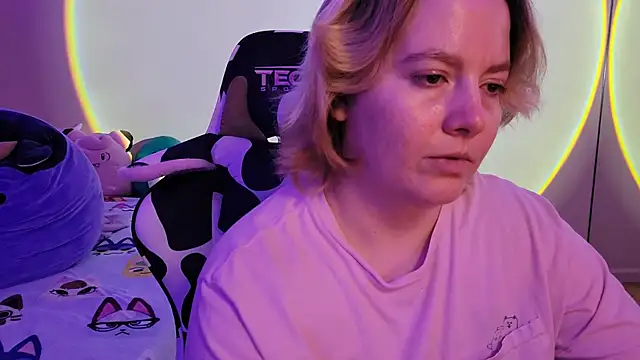 InternetFairy XO online show from February 27, 10:15 am