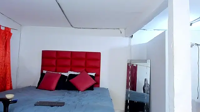 Snapshot of LyonGallego_ chatting on November 14, 10:14 am LyonGallego online show from November 14, 10:14 am