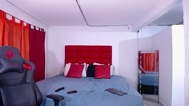 LyonGallego  online show from February 25, 1:48 am