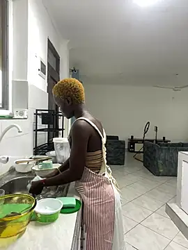 petiteebony 81 online show from April 20, 1:47 pm