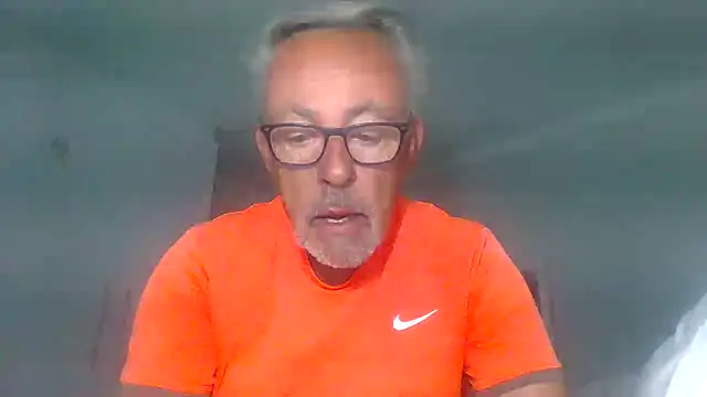 Snapshot of tuggy59 chatting on October 6, 4:43 am tuggy59 online show from October 6, 4:43 am