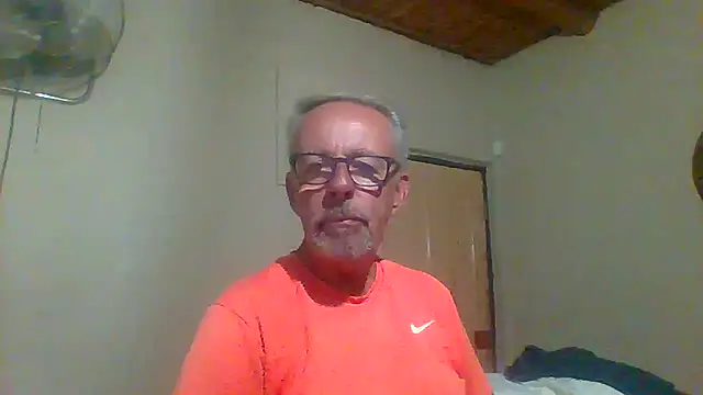 Snapshot of tuggy59 chatting on October 13, 5:46 pm tuggy59 online show from October 13, 5:46 pm