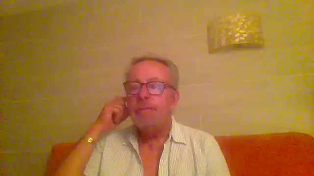 tuggy59 online show from April 21, 4:08 am