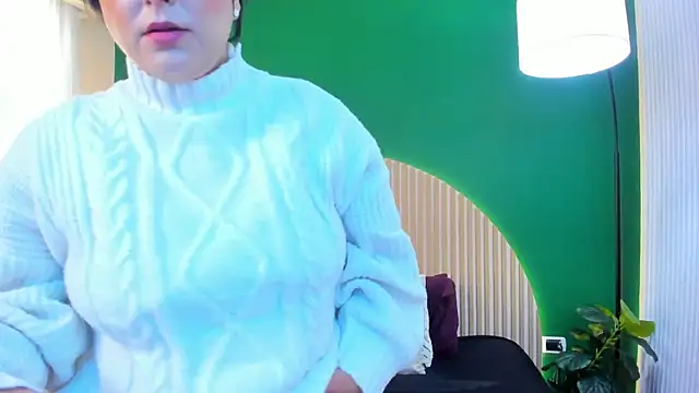 taylor bennet online show from December 17, 11:49 am