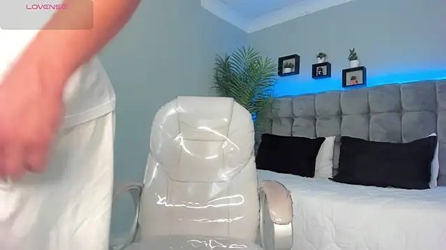 Alex cute77 online show from April 13, 12:10 pm