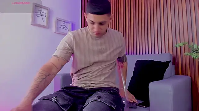 Alex cute77 online show from April 22, 12:39 pm