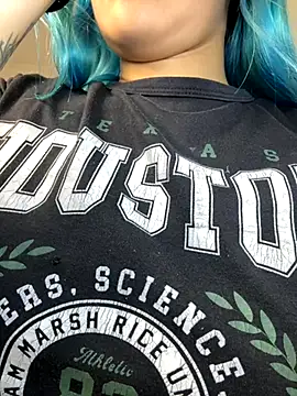 Snapshot of kaoticblue_ chatting on December 1, 10:15 pm kaoticblue online show from December 1, 10:15 pm