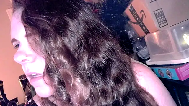 Snapshot of GhostHeartBeauty chatting on November 11, 1:11 pm GhostHeartBeauty online show from November 11, 1:11 pm