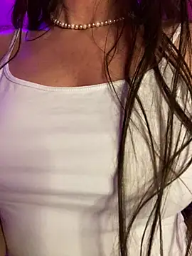 Snapshot of karrola chatting on February 19, 5:49 pm karrola online show from February 19, 5:49 pm