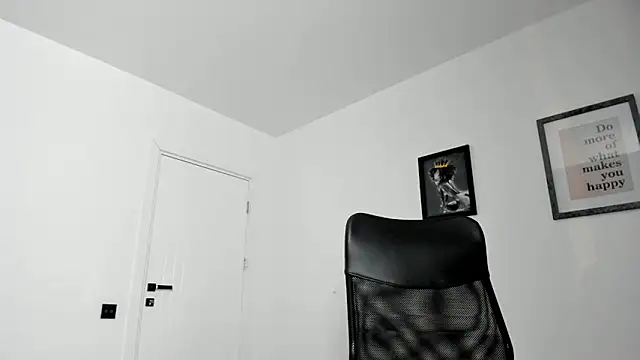 PortraitMarie online show from January 22, 7:45 pm