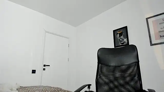 PortraitMarie online show from January 25, 9:57 pm