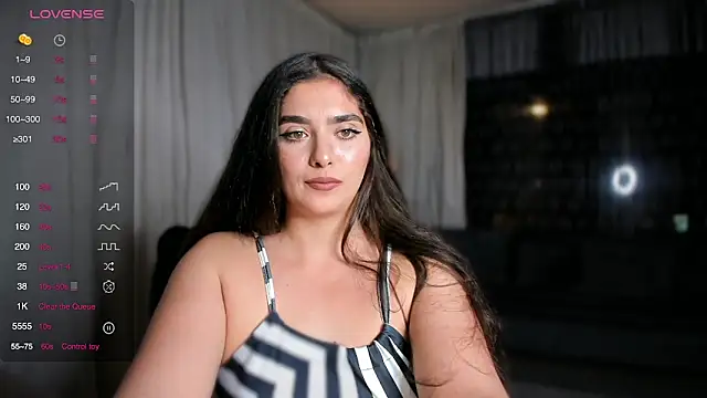 PortraitMarie online show from April 24, 7:27 pm