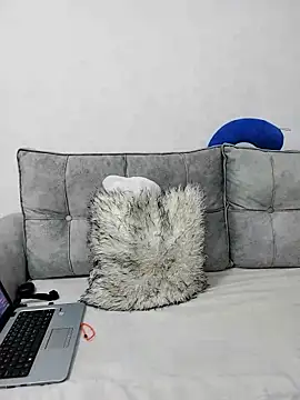 Snapshot of bebygirl143s chatting on March 12, 8:31 pm bebygirl143s online show from March 12, 8:31 pm