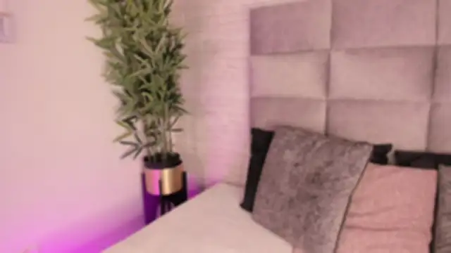 mia crawford online show from October 21, 11:44 am