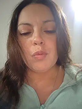 Snapshot of seherlatin chatting on April 19, 11:51 pm seherlatin online show from April 19, 11:51 pm