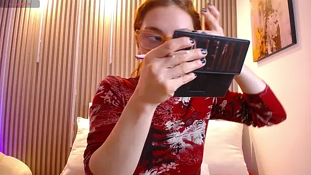 Katy Van online show from April 2, 9:01 pm