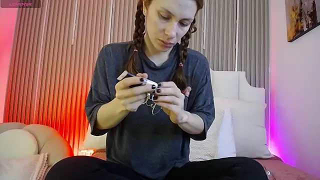 Katy Van online show from April 7, 8:53 pm