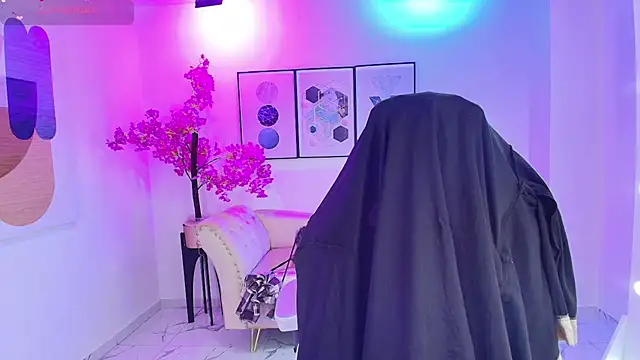 Snapshot of Isa_reel chatting on October 3, 7:44 pm Isa reel online show from October 3, 7:44 pm