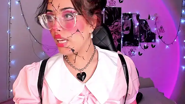 willow poisson online show from October 29, 5:36 pm