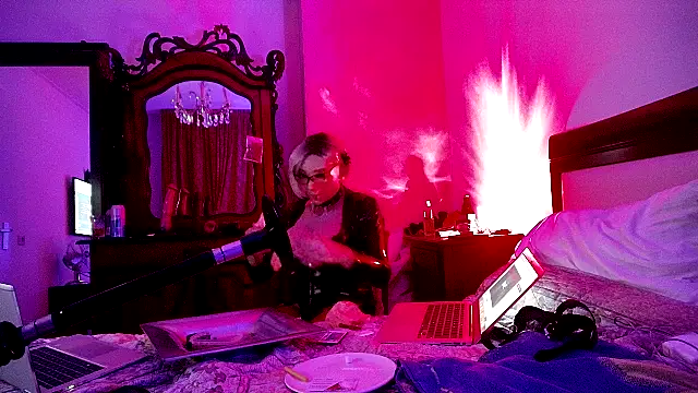 CharlotteVixxens online show from October 2, 11:56 pm