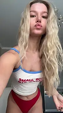 Snapshot of JessIsLove chatting on May 8, 5:02 am JessIsLove online show from May 8, 5:02 am