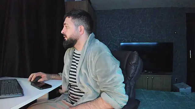 Snapshot of Eduu2322 chatting on December 9, 12:23 am Eduu2322 online show from December 9, 12:23 am