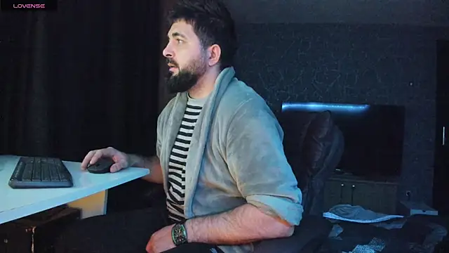 Snapshot of Eduu2322 chatting on January 2, 1:06 am Eduu2322 online show from January 2, 1:06 am