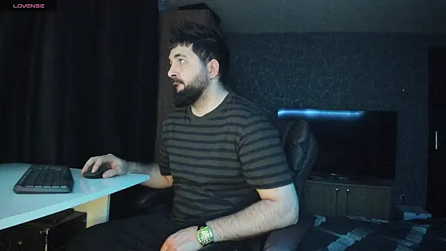 Snapshot of Eduu2322 chatting on January 4, 12:16 am Eduu2322 online show from January 4, 12:16 am