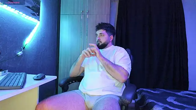 Snapshot of Eduu2322 chatting on January 29, 10:22 pm Eduu2322 online show from January 29, 10:22 pm