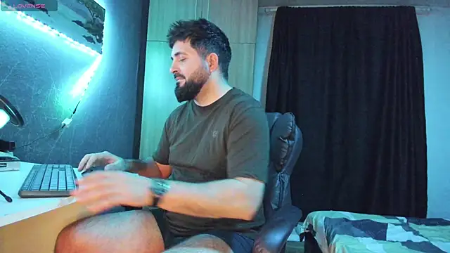 Snapshot of Eduu2322 chatting on February 4, 11:06 pm Eduu2322 online show from February 4, 11:06 pm