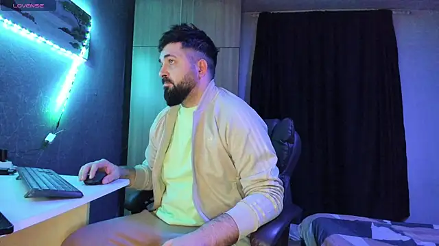 Snapshot of Eduu2322 chatting on March 14, 9:32 pm Eduu2322 online show from March 14, 9:32 pm