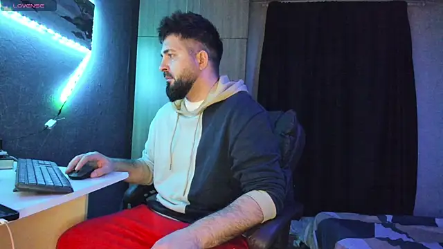 Snapshot of Eduu2322 chatting on March 17, 10:06 pm Eduu2322 online show from March 17, 10:06 pm