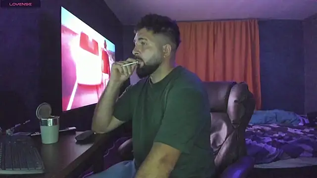 Snapshot of Eduu2322 chatting on September 19, 7:14 pm Eduu2322 online show from September 19, 7:14 pm