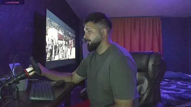 Snapshot of Eduu2322 chatting on September 20, 8:43 pm Eduu2322 online show from September 20, 8:43 pm