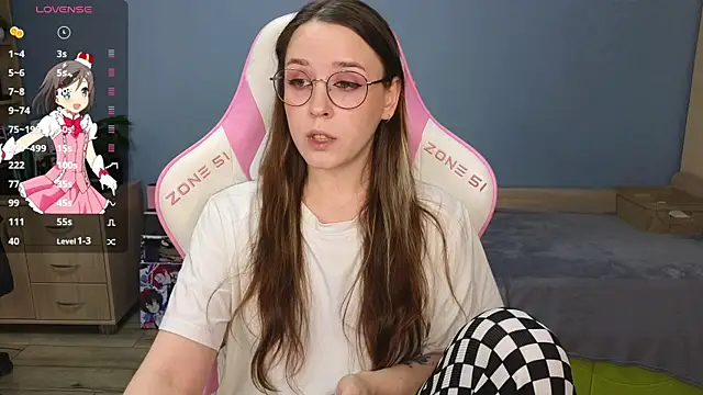Snapshot of Sweet_frosti chatting on December 14, 2:45 am Sweet frosti online show from December 14, 2:45 am