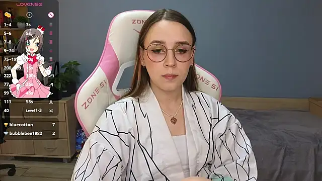 Snapshot of Sweet_frosti chatting on December 22, 5:56 am Sweet frosti online show from December 22, 5:56 am