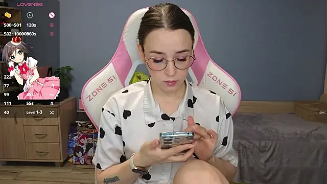 Snapshot of Sweet_frosti chatting on December 31, 3:12 am Sweet frosti online show from December 31, 3:12 am