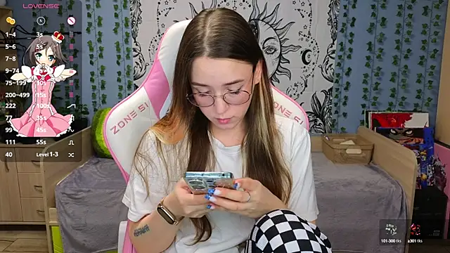 Snapshot of Sweet_frosti chatting on January 13, 3:23 am Sweet frosti online show from January 13, 3:23 am