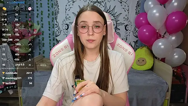 Snapshot of Sweet_frosti chatting on January 21, 6:00 am Sweet frosti online show from January 21, 6:00 am