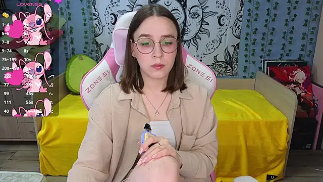 Snapshot of Sweet_frosti chatting on February 23, 2:51 am Sweet frosti online show from February 23, 2:51 am