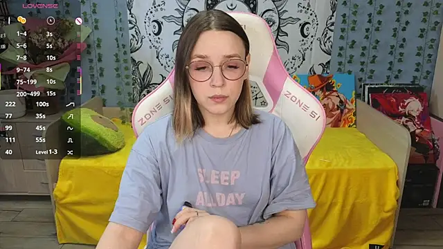 Snapshot of Sweet_frosti chatting on March 5, 2:25 am Sweet frosti online show from March 5, 2:25 am