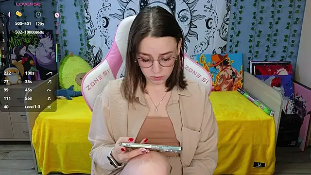 Snapshot of Sweet_frosti chatting on March 12, 2:20 am Sweet frosti online show from March 12, 2:20 am