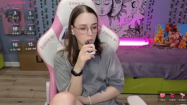 Snapshot of Sweet_frosti chatting on September 12, 3:06 am Sweet frosti online show from September 12, 3:06 am