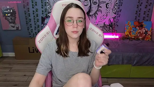 Snapshot of Sweet_frosti chatting on September 19, 3:30 am Sweet frosti online show from September 19, 3:30 am