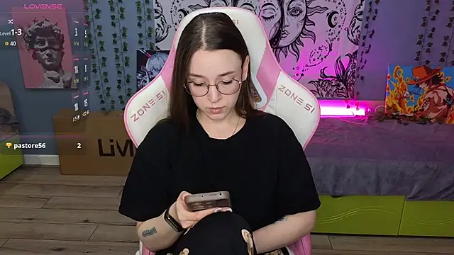 Snapshot of Sweet_frosti chatting on September 21, 3:30 am Sweet frosti online show from September 21, 3:30 am
