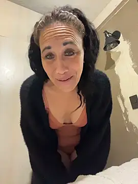 Neecy Carter online show from April 22, 7:15 pm