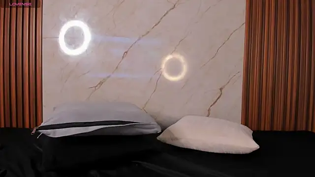 Snapshot of AdammClark1 chatting on December 14, 12:01 am AdammClark1 online show from December 14, 12:01 am